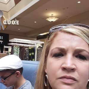 Meet your Posher, Tracy